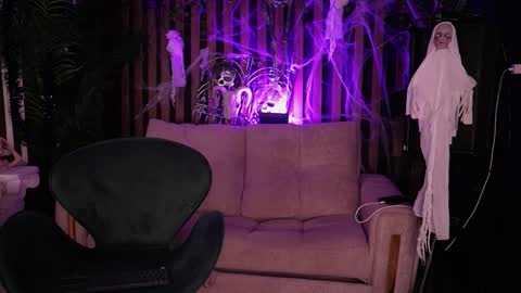   online show from 10/20/25, 10:54