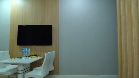 Snapshot of _kurt chatting on 12/08/24, 10:14 Kurt online show from 12/08/24, 10:14