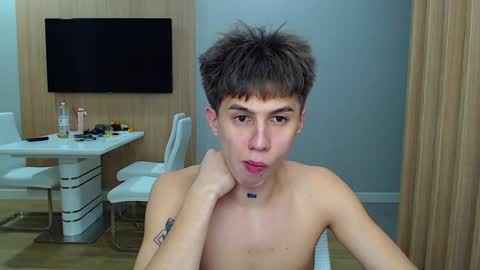 Snapshot of _kurt chatting on 12/19/24, 04:13 Kurt online show from 12/19/24, 04:13