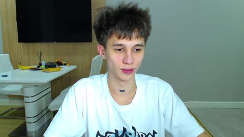 Snapshot of _kurt chatting on 12/24/24, 11:11 Kurt online show from 12/24/24, 11:11