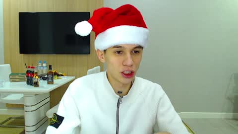 Snapshot of _kurt chatting on 12/28/24, 07:01 Kurt online show from 12/28/24, 07:01