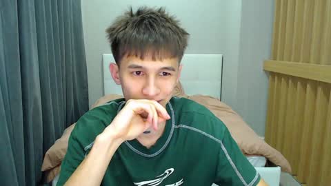 Snapshot of _kurt chatting on 01/07/25, 04:05 Kurt online show from 01/07/25, 04:05