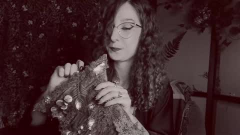 Lady Luna online show from 12/16/24, 02:04