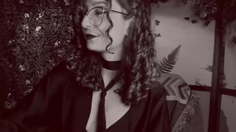 Lady Luna online show from 12/27/24, 12:18