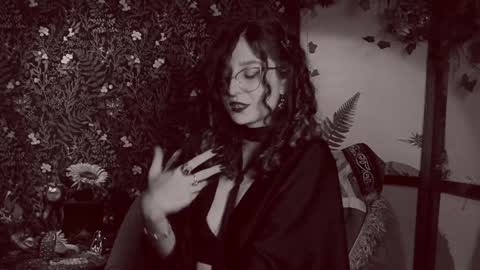 Lady Luna online show from 12/27/24, 06:24