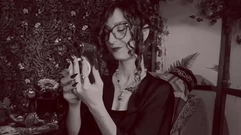 Lady Luna online show from 12/30/24, 12:54