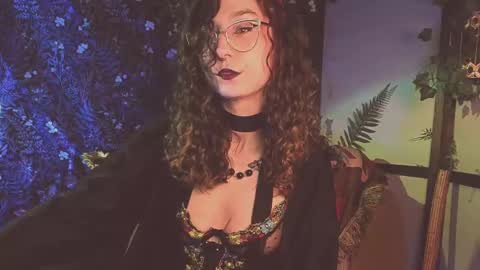 Lady Luna online show from 02/11/25, 12:17