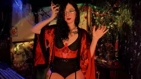 Lady Luna online show from 10/16/25, 11:17