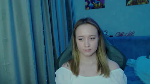 _lalune_ online show from 01/04/25, 03:29