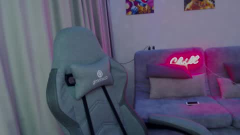 _lalune_ online show from 02/13/25, 04:17