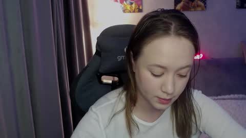 _lalune_ online show from 09/11/25, 11:49