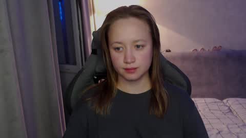 _lalune_ online show from 09/21/25, 05:58