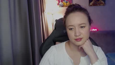 _lalune_ online show from 10/25/25, 09:06