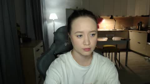 _lalune_ online show from 02/17/26, 02:13