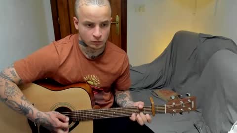 Snapshot of _layne chatting on 05/13/26, 02:47 Layne online show from 05/13/26, 02:47