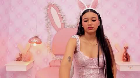  Lia Swan  online show from 11/18/25, 03:45