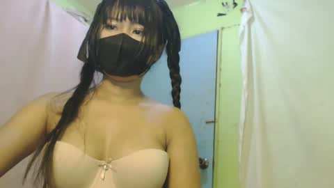Snapshot of _lilies_gigi_ chatting on 06/13/26, 02:53 _lilies_gigi_ online show from 06/13/26, 02:53