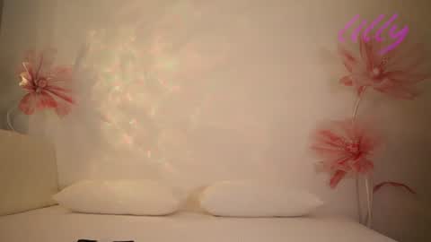 Snapshot of _lillilly_ chatting on 07/07/26, 07:23 _lillilly_ online show from 07/07/26, 07:23