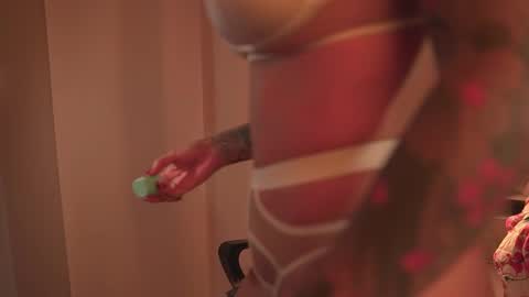 Lissana online show from 11/14/25, 09:02