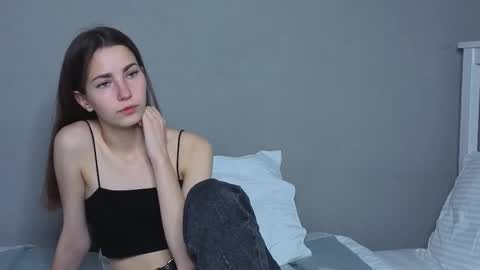 Emma online show from 09/30/25, 01:54