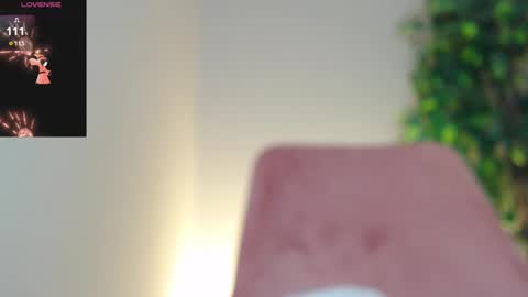Snapshot of _little_misss chatting on 01/18/25, 04:42 Mila online show from 01/18/25, 04:42