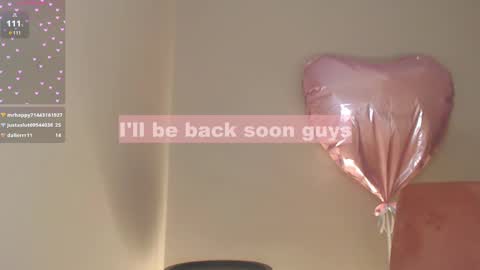 Snapshot of _little_misss chatting on 02/14/25, 10:38 Mila online show from 02/14/25, 10:38