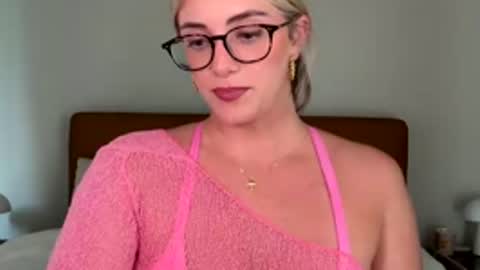 Lily online show from 06/10/26, 03:18