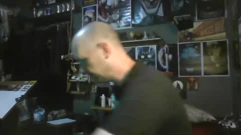 That guy online show from 09/15/25, 04:34