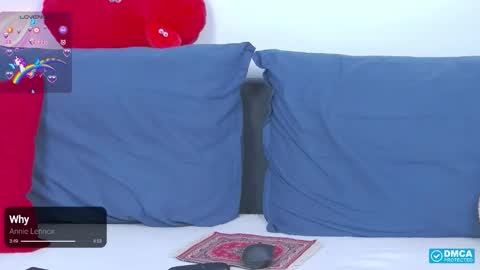 Snapshot of _lorik chatting on 09/13/25, 05:18   online show from 09/13/25, 05:18