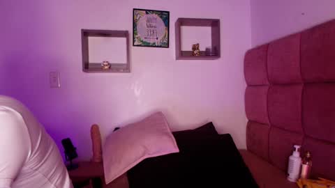 Lorrayne online show from 01/18/25, 11:54