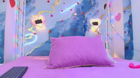 Lorrayne online show from 02/24/26, 12:03