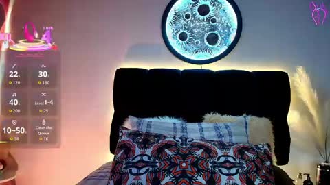 Lorrayne online show from 04/23/26, 12:04