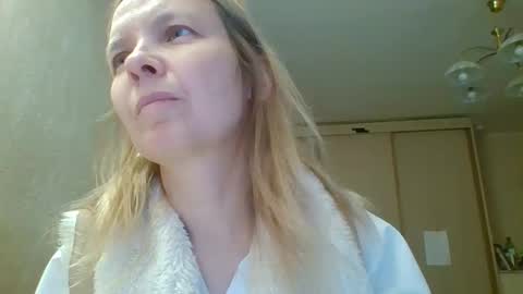 Snapshot of _love_fire chatting on 11/17/25, 10:54 _love_fire online show from 11/17/25, 10:54