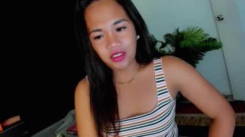 _lovelyyan69_ online show from 12/18/25, 11:16