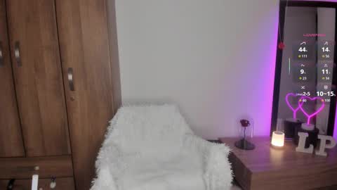   online show from 10/07/25, 12:24