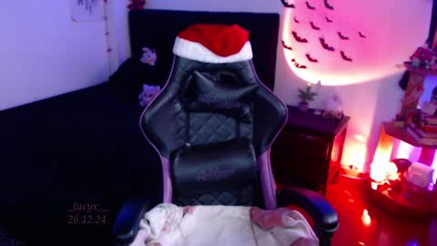 Queen.  Help me reach 100 thumbs up  online show from 12/26/24, 08:53