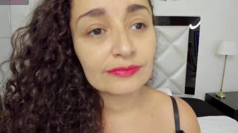  luna  sweet  online show from 02/05/25, 06:46