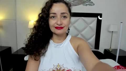  luna  sweet  online show from 02/28/25, 03:59