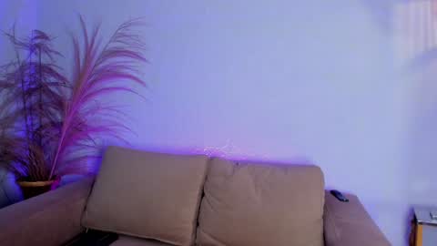  Luna  online show from 12/18/24, 08:14