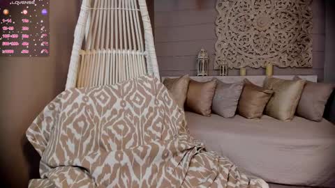  Luna  online show from 02/18/25, 12:39