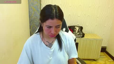 luna torres online show from 04/21/26, 01:28