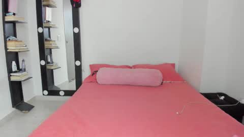 Luna online show from 11/20/25, 12:11