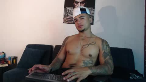 Snapshot of _luxury_23 chatting on 05/06/26, 11:43 STIVEN online show from 05/06/26, 11:43