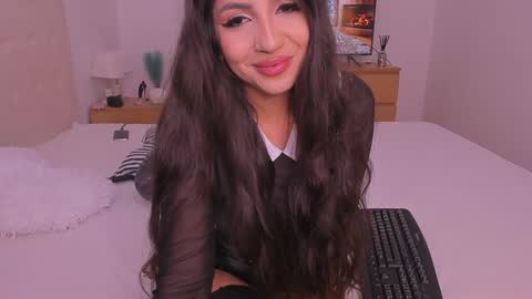 Lynna online show from 01/19/25, 12:38