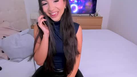 Lynna online show from 04/23/26, 09:17