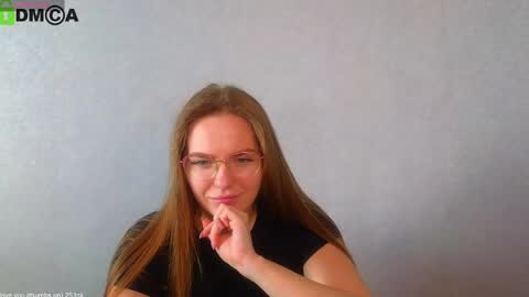 Snapshot of _lysafeta_ chatting on 02/19/25, 09:28 Welcome guys  Pleasure to see you all here  My name is Lysafeta and MichaelaTip menu is active Private is open  online show from 02/19/25, 09:28