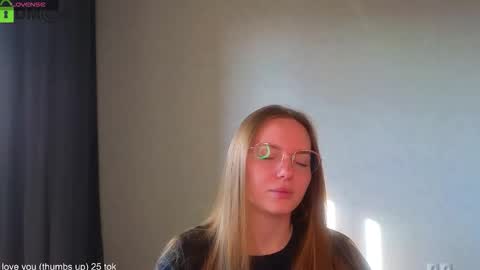 Snapshot of _lysafeta_ chatting on 09/17/25, 04:36 Welcome guys  Pleasure to see you all here  My name is Lysafeta and MichaelaTip menu is active Private is open  online show from 09/17/25, 04:36
