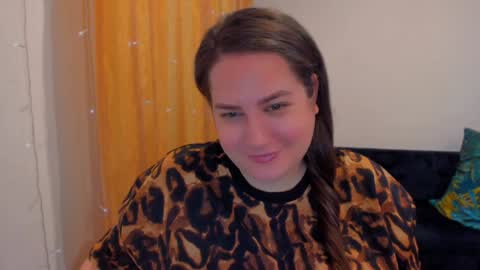 Snapshot of _madalexa_ chatting on 12/23/24, 05:54 Alexa online show from 12/23/24, 05:54