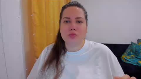 Snapshot of _madalexa_ chatting on 02/17/25, 07:53 Alexa online show from 02/17/25, 07:53