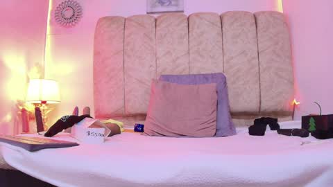 _marcela__ online show from 04/23/26, 12:29